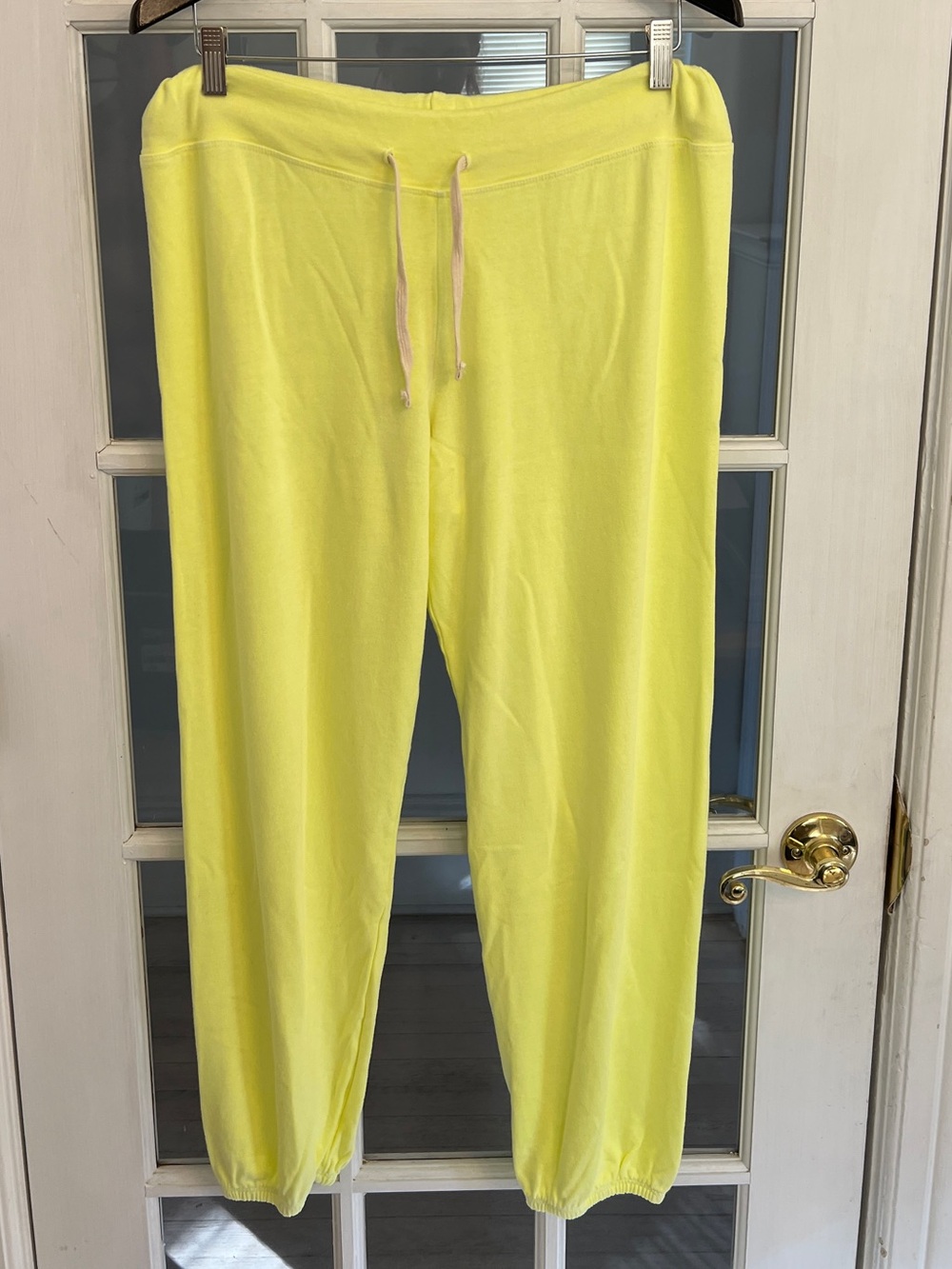 Sundry Women’s Neon Yellow Cropped Drawstring Jogger Sweatpants NWT Size 3 Large
